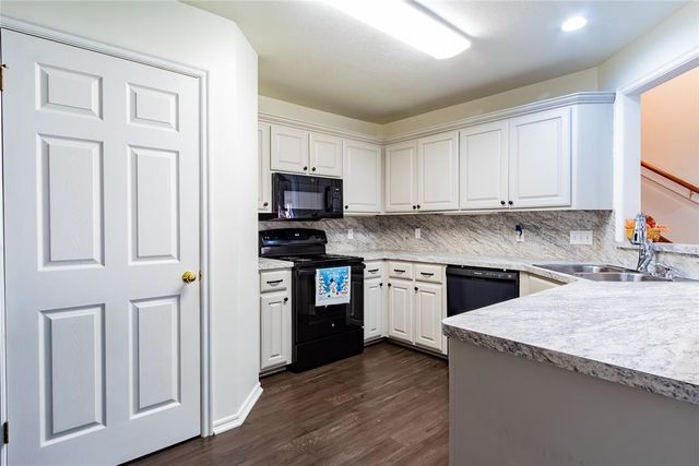 9014 N Timberview Drive, Midwest City, OK 73130