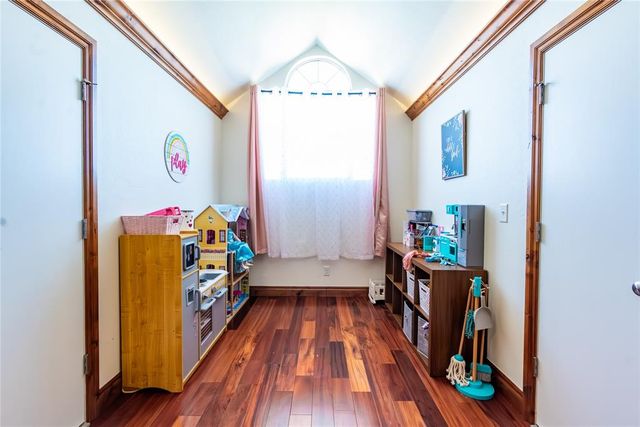 9014 N Timberview Drive, Midwest City, OK 73130