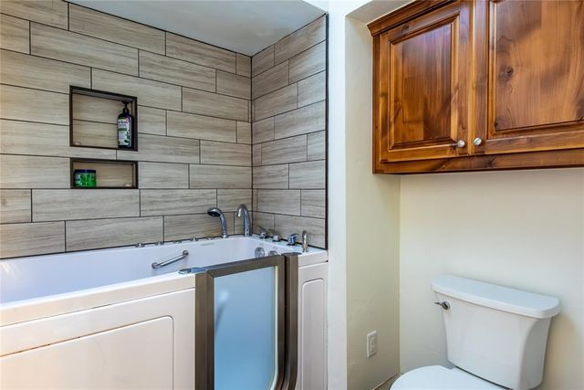 9014 N Timberview Drive, Midwest City, OK 73130