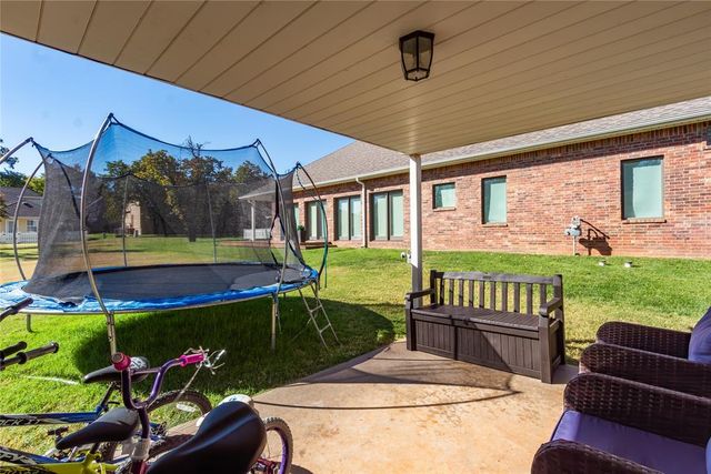 9014 N Timberview Drive, Midwest City, OK 73130