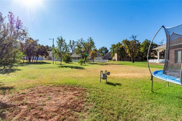 9014 N Timberview Drive, Midwest City, OK 73130