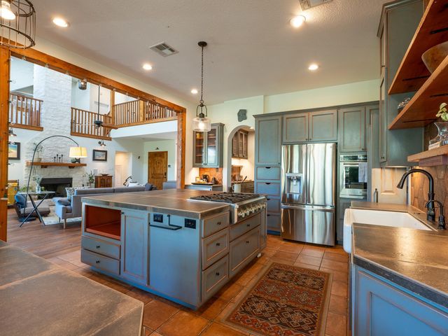 10731 CASSIA DR, Austin, TX 78759