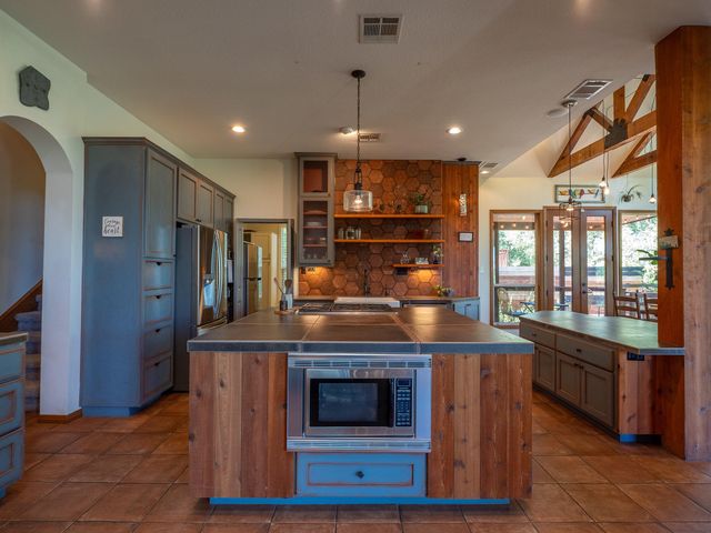 10731 CASSIA DR, Austin, TX 78759