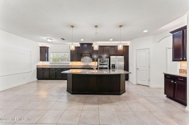 83029 DOWITCHER Place, Yulee, FL 32097