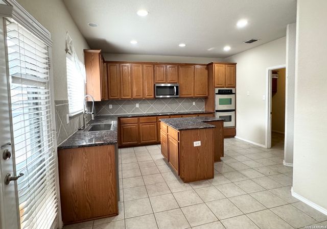 404 Circle Star, Schertz, TX 78154