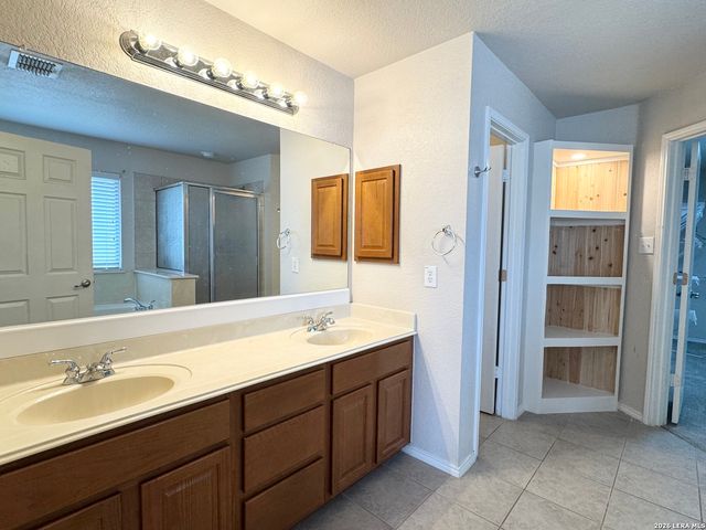 404 Circle Star, Schertz, TX 78154