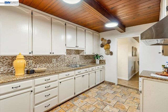 1006 Lake St, San Pablo, CA 94806