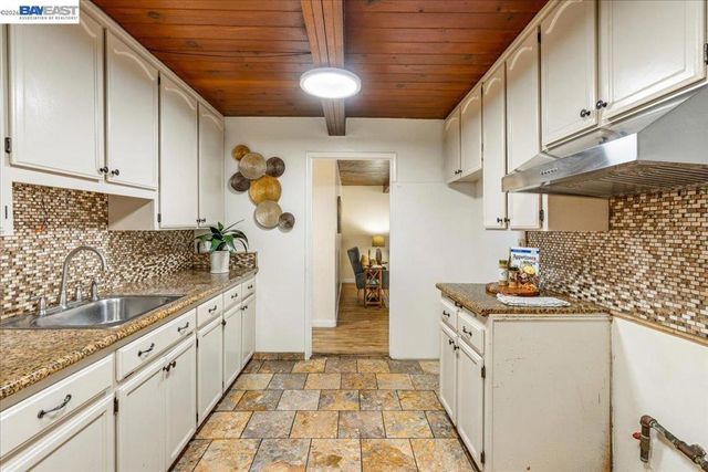1006 Lake St, San Pablo, CA 94806