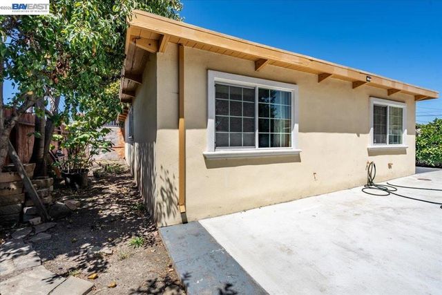 1006 Lake St, San Pablo, CA 94806