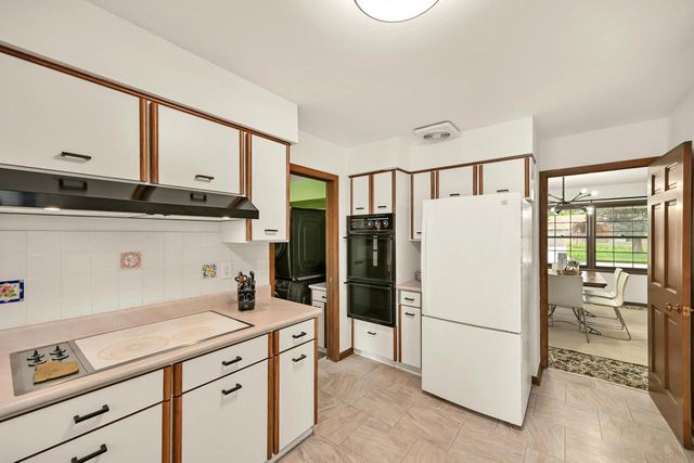 7266 N Pierron ROAD, Glendale, WI 53209