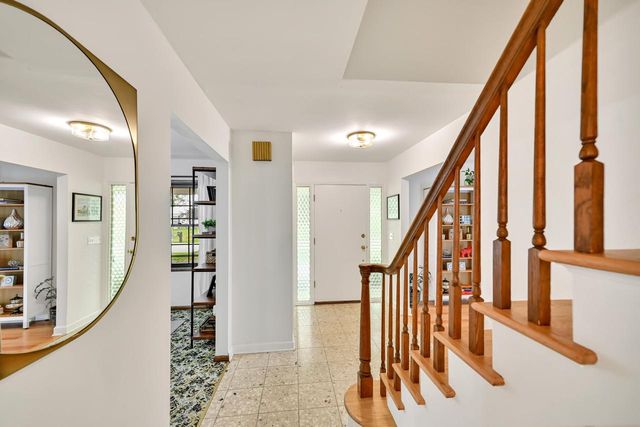 7266 N Pierron ROAD, Glendale, WI 53209