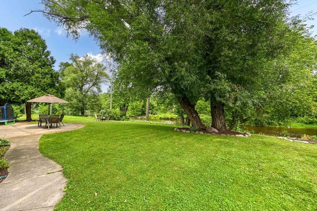 7266 N Pierron ROAD, Glendale, WI 53209