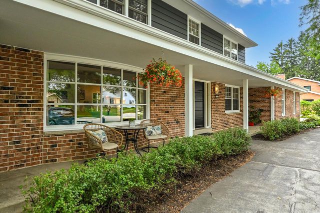 7266 N Pierron ROAD, Glendale, WI 53209