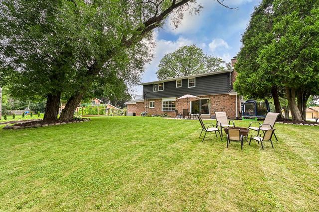 7266 N Pierron ROAD, Glendale, WI 53209