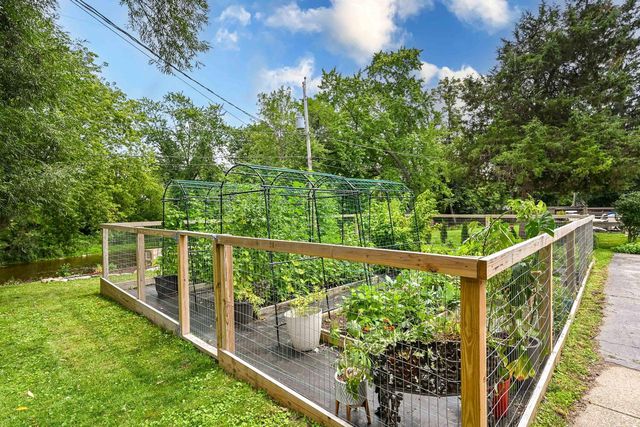 7266 N Pierron ROAD, Glendale, WI 53209
