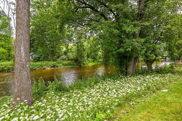 7266 N Pierron ROAD, Glendale, WI 53209