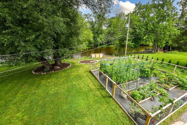 7266 N Pierron ROAD, Glendale, WI 53209