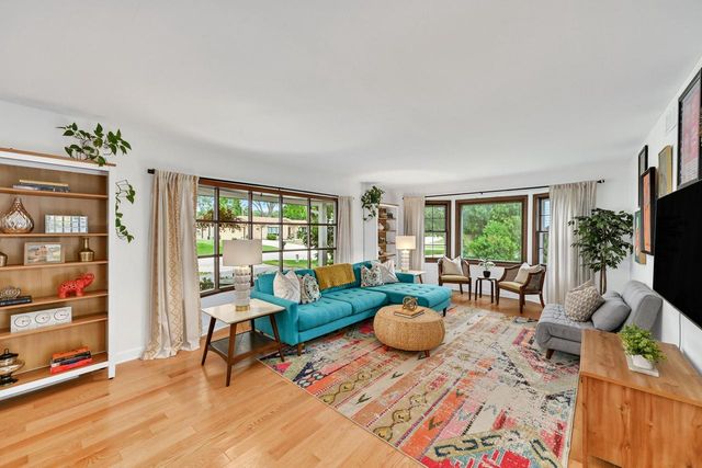 7266 N Pierron ROAD, Glendale, WI 53209