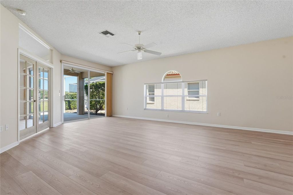 Image 10 of property listing at 1186 DARTFORD DRIVE, Tarpon Springs, FL 34688