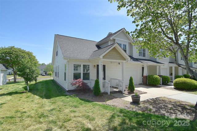 6631 Vlosi Drive, Charlotte, NC 28226