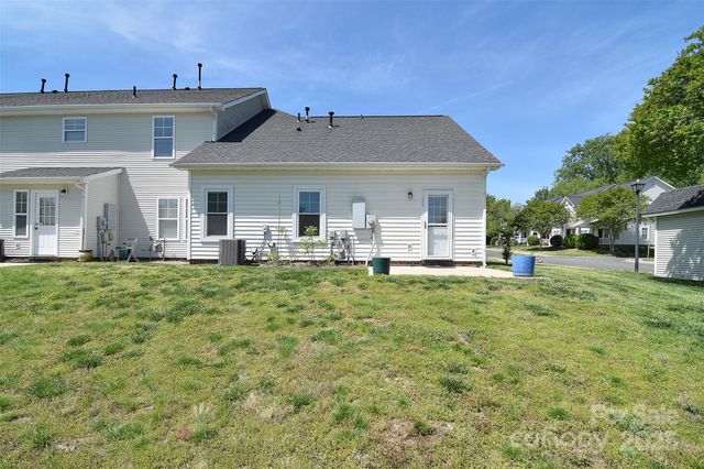 6631 Vlosi Drive, Charlotte, NC 28226