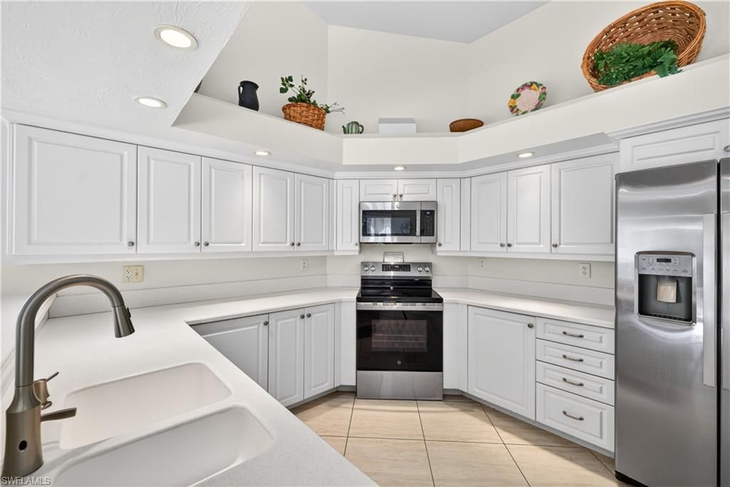 20210 Golden Panther DR 1, ESTERO, FL 33928 — photo 4