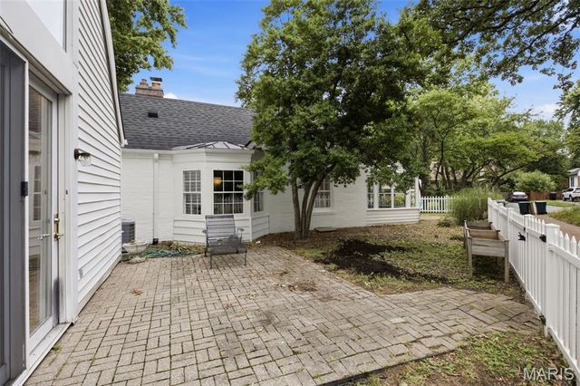 485 Clemens Avenue, Kirkwood, MO 63122