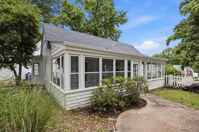 485 Clemens Avenue, Kirkwood, MO 63122