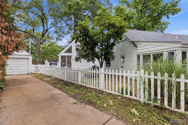 485 Clemens Avenue, Kirkwood, MO 63122
