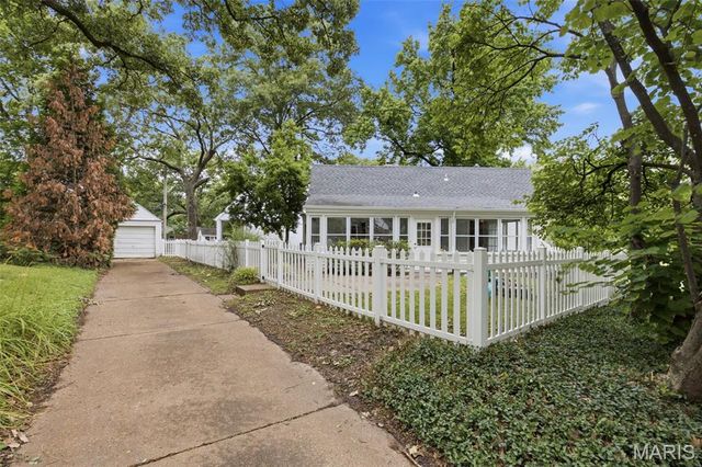 485 Clemens Avenue, Kirkwood, MO 63122
