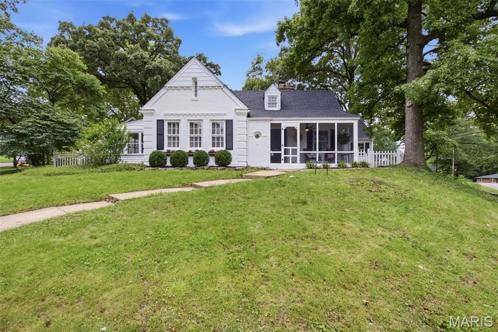 485 Clemens Avenue, Kirkwood, MO 63122