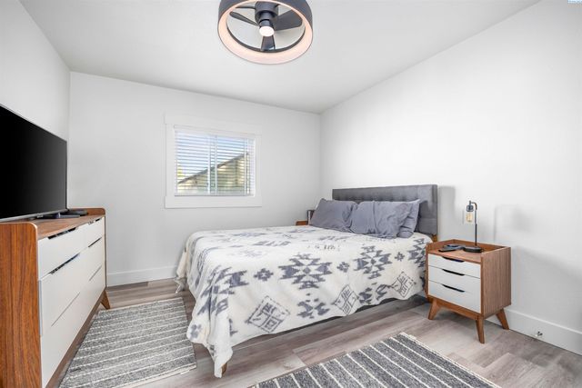 1330 Louisiana Ave, Richland, WA 99352