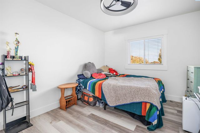 1330 Louisiana Ave, Richland, WA 99352