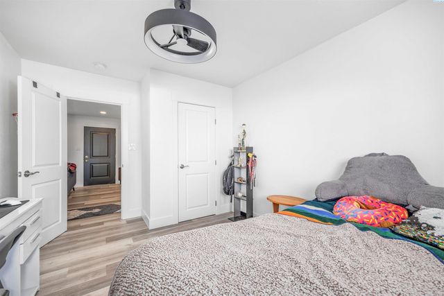 1330 Louisiana Ave, Richland, WA 99352