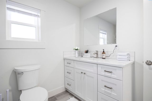 1330 Louisiana Ave, Richland, WA 99352