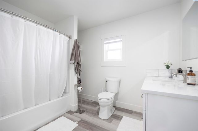 1330 Louisiana Ave, Richland, WA 99352