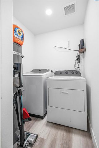 1330 Louisiana Ave, Richland, WA 99352