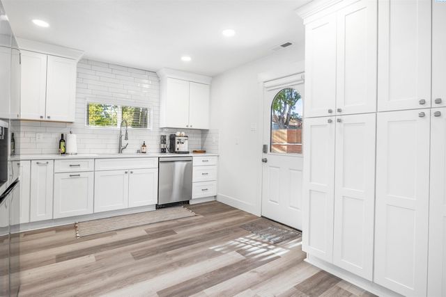 1330 Louisiana Ave, Richland, WA 99352