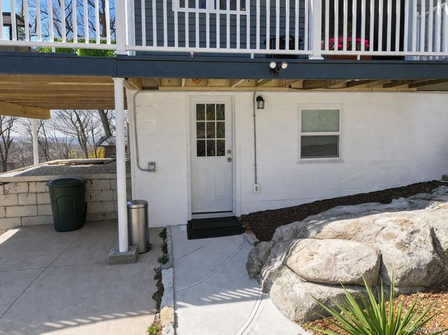 18 Pleasant Road, Lake Peekskill, NY 10537