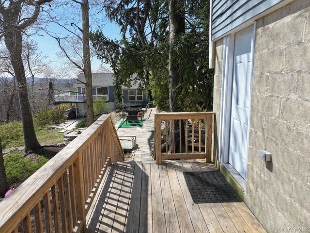 18 Pleasant Road, Lake Peekskill, NY 10537
