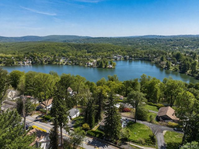 18 Pleasant Road, Lake Peekskill, NY 10537