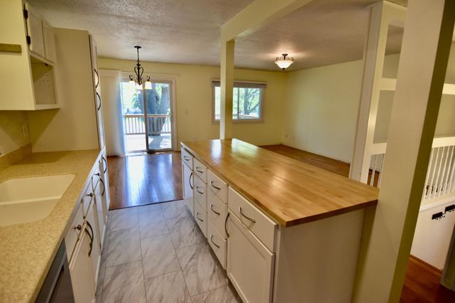 7607 Zinnia Way, Maple Grove, MN 55311