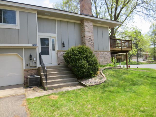 7607 Zinnia Way, Maple Grove, MN 55311
