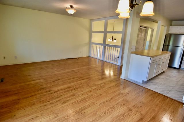 7607 Zinnia Way, Maple Grove, MN 55311
