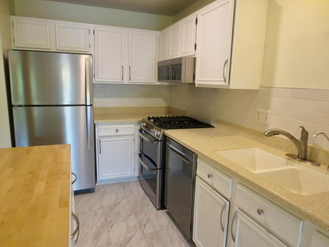 7607 Zinnia Way, Maple Grove, MN 55311