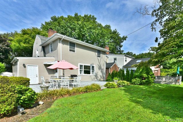 154 Argyle Road, Stewart Manor, NY 11530