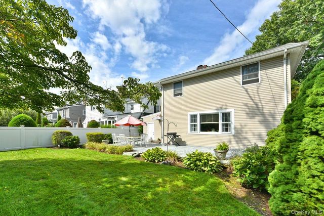 154 Argyle Road, Stewart Manor, NY 11530