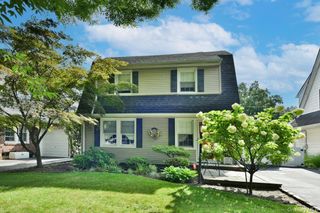 154 Argyle Road, Stewart Manor, NY 11530