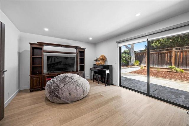1768 Laurentian Way, Sunnyvale, CA 94087