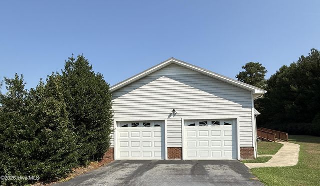 777 Strickland Terrace, Kinston, NC 28504